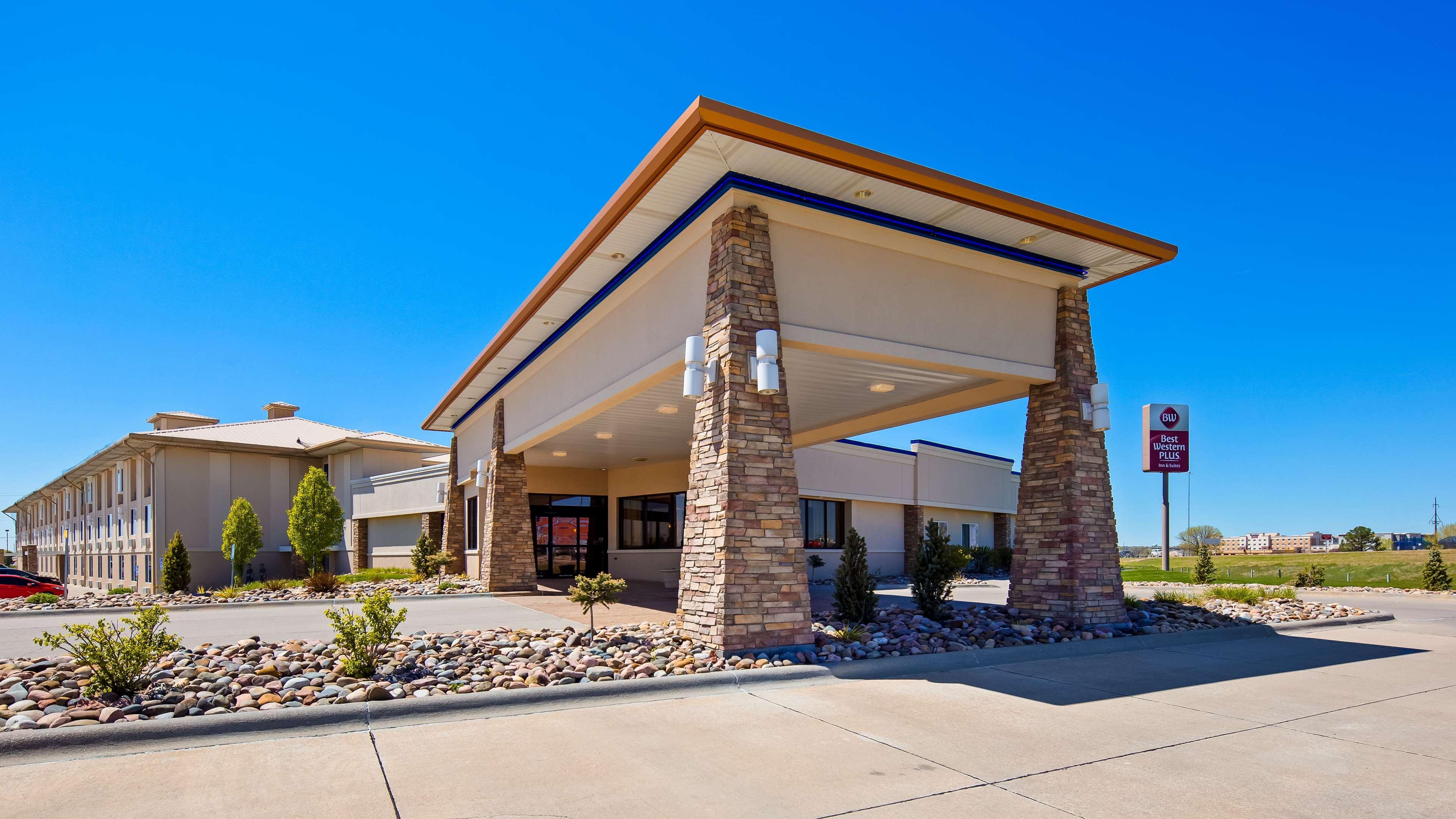 Best Western Plus Mid Nebraska Inn & Suites Kearney Exterior photo