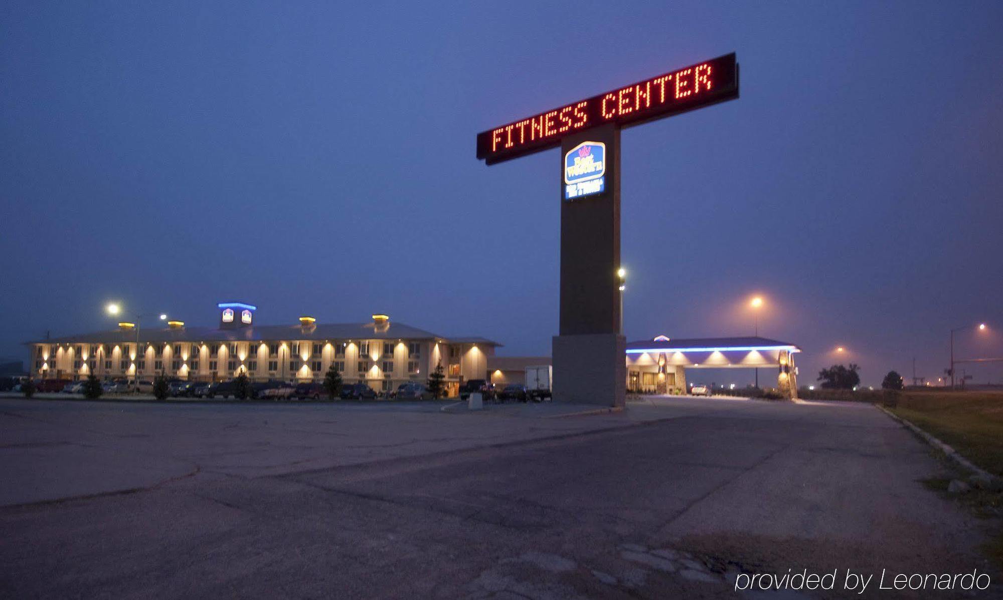 Best Western Plus Mid Nebraska Inn & Suites Kearney Exterior photo