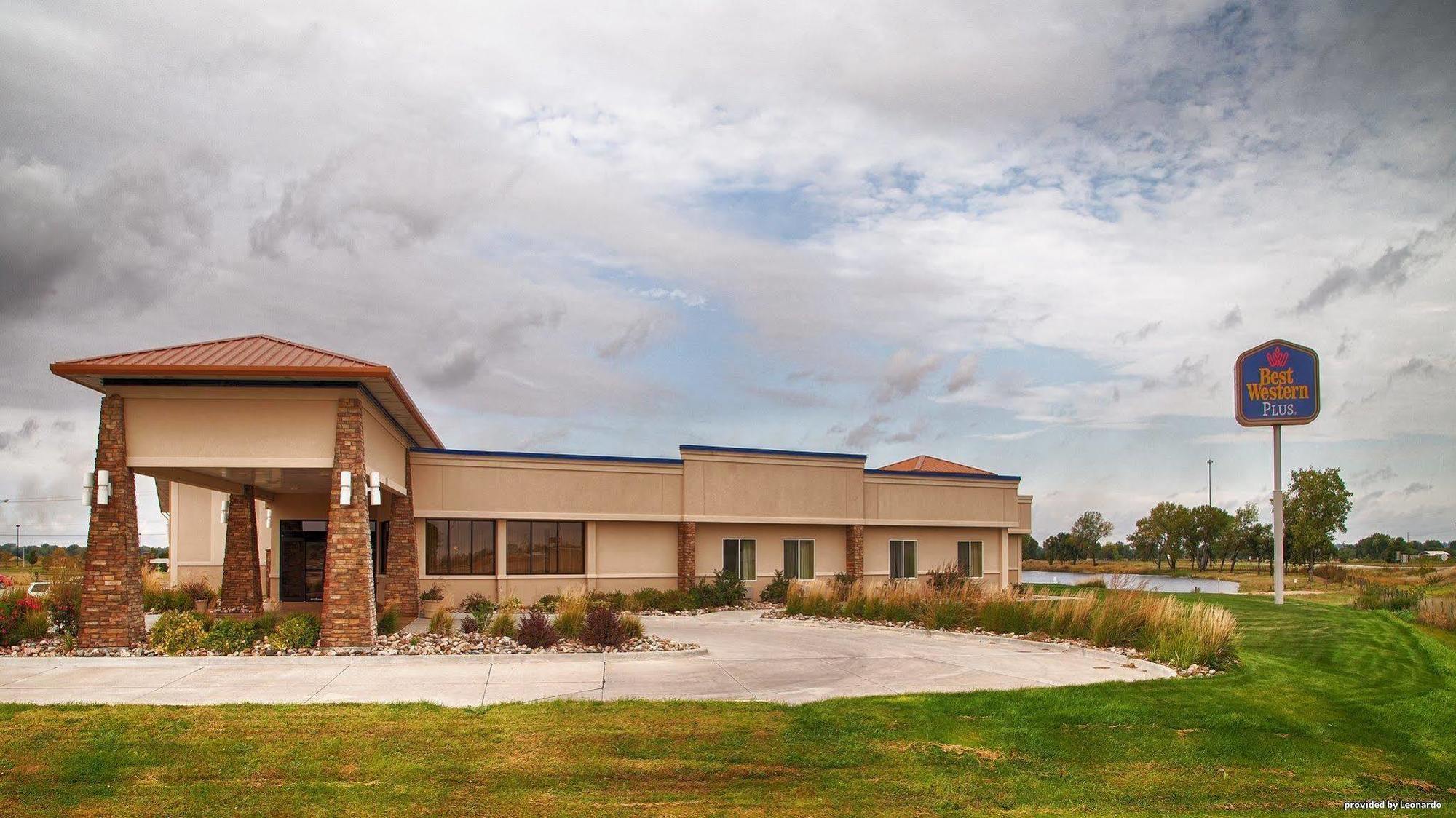 Best Western Plus Mid Nebraska Inn & Suites Kearney Exterior photo